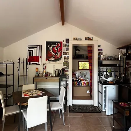 Le Cabanon Entouré De Pins Chalet
