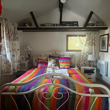 Le Cabanon Entouré De Pins Chalet