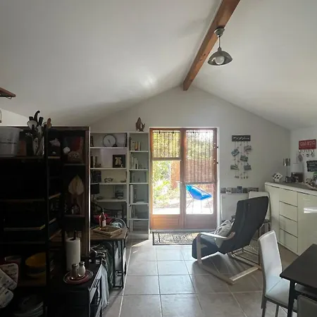 Le Cabanon Entouré De Pins Chalet