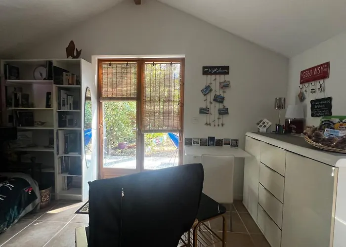 샬레 Le Cabanon Entoure De Pins *